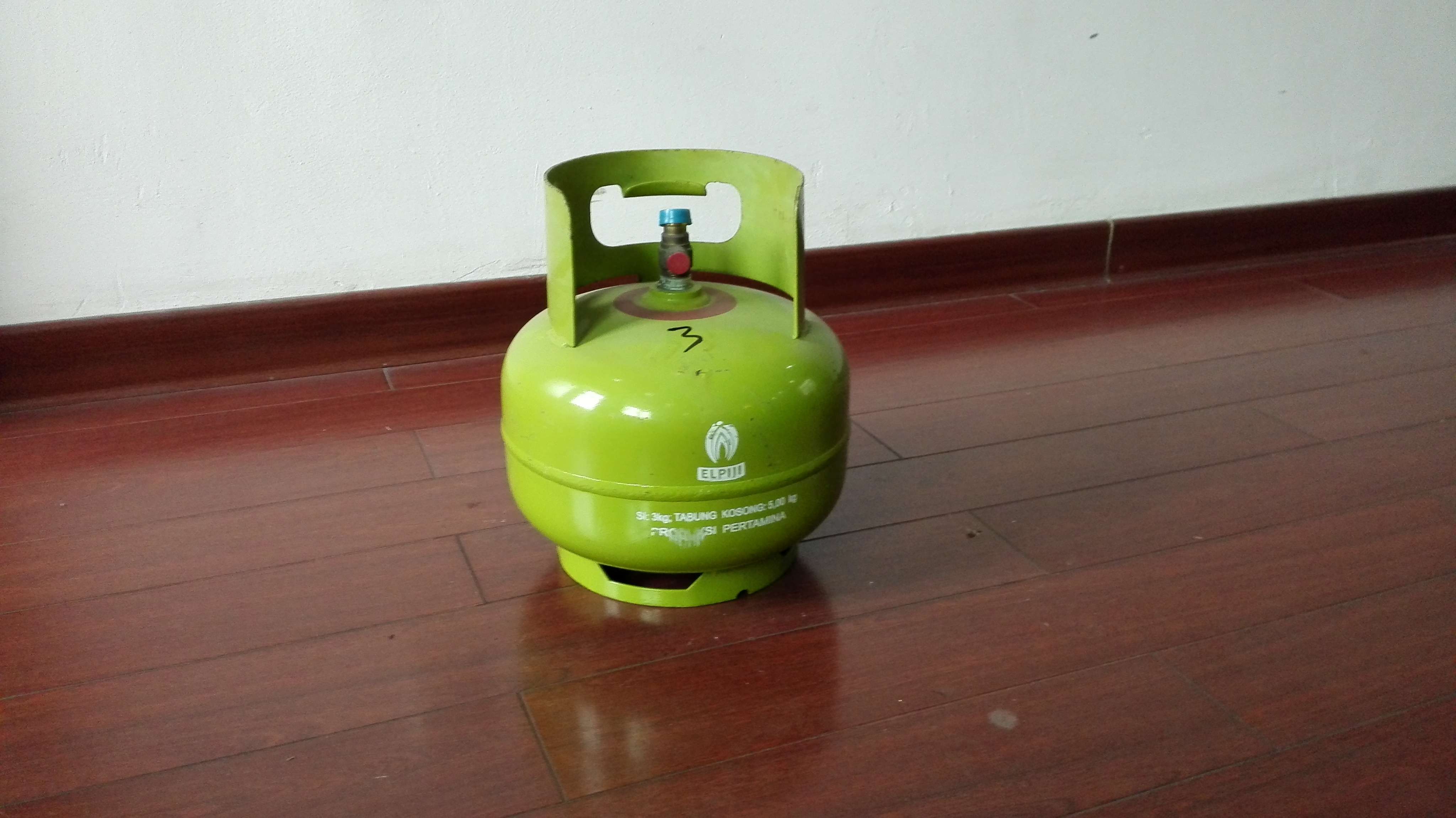 小型绿色液化气钢瓶,液化气罐
