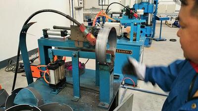 底座自动对焊工装Bottom base automatic butt welding fixture