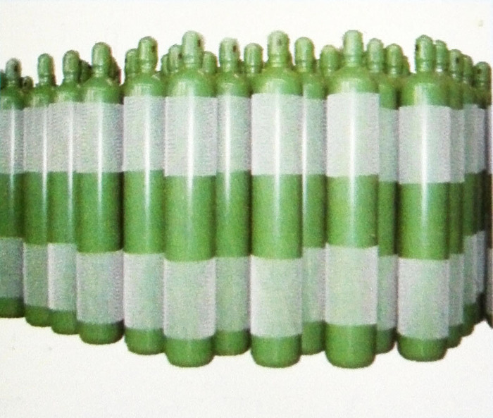 特殊型号定制规格的绿色液化气钢瓶，液化气罐，生产好的特殊气体钢瓶样品