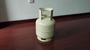 米色液化氣罐